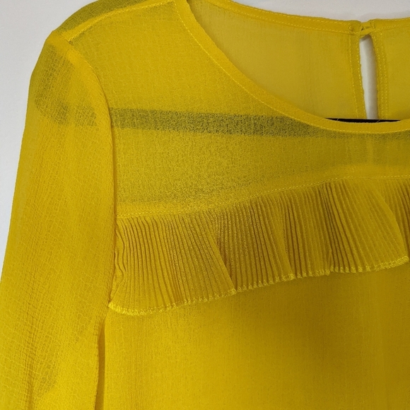 Cupcakes & Cashmere Katlyn Top in Safron Yellow as Sold on Revolve - Picture 6 of 10